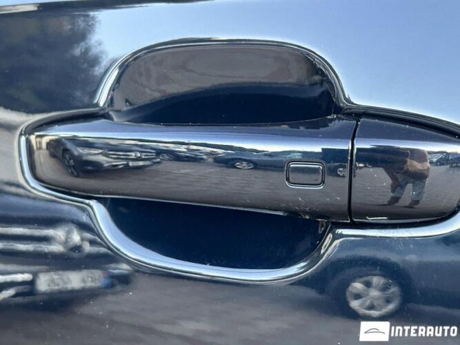 Audi Q7 E-Tron 42 interauto-car