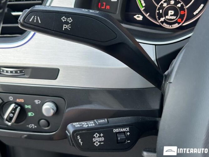 Audi Q7 E-Tron 49 interauto-car