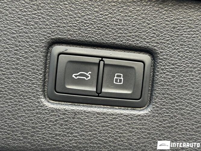 Audi Q7 E-Tron 61 interauto-car