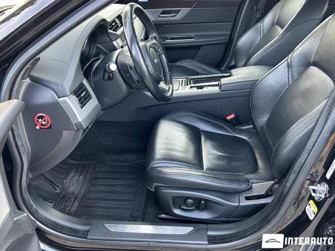 Jaguar XF 42 interauto-car