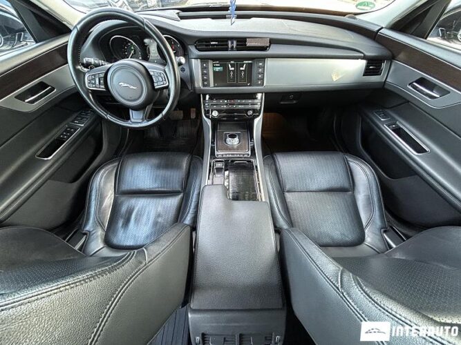 Jaguar XF 44 interauto-car