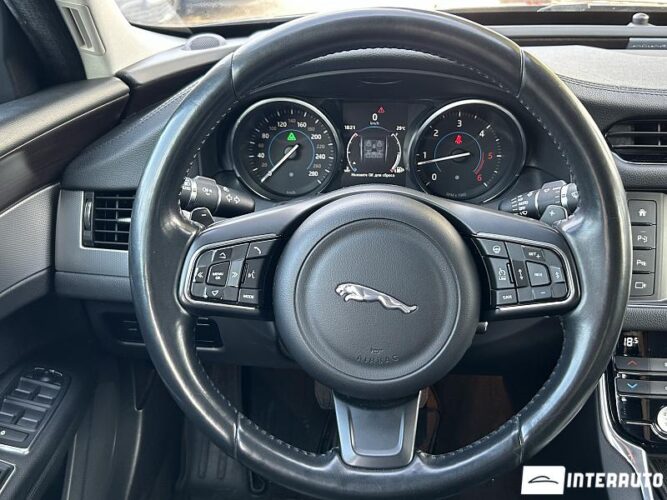 Jaguar XF 46 interauto-car