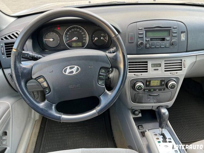 Hyundai Sonata 32 interauto-car