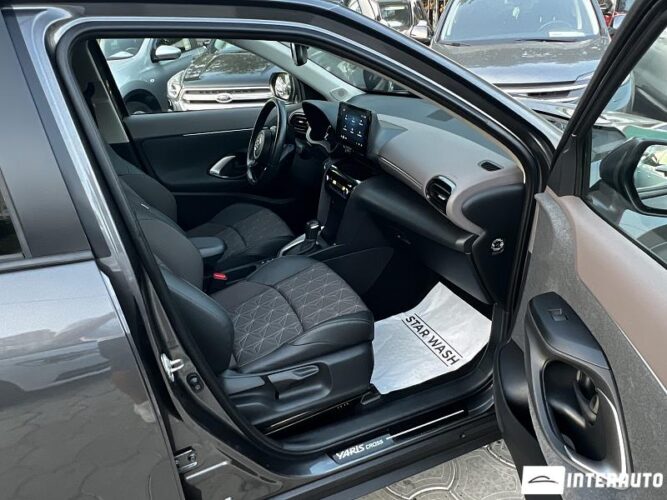 Toyota Yaris Cross 38 interauto-car