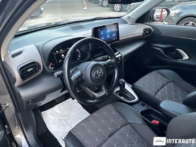 Toyota Yaris Cross 36 interauto-car