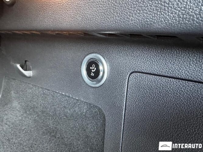 Ford Kuga 51 interauto-car