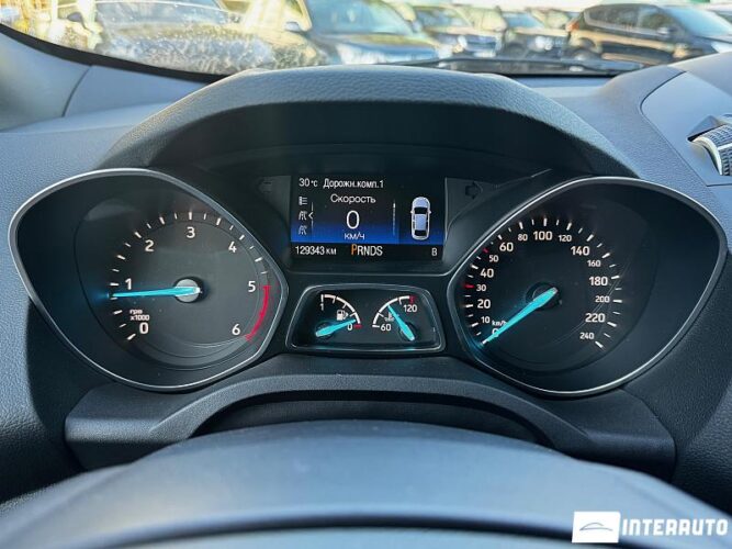 Ford Kuga 43 interauto-car