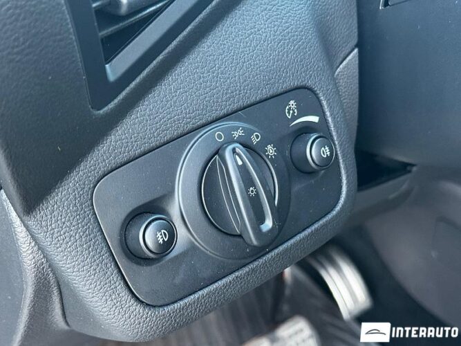 Ford Kuga 57 interauto-car