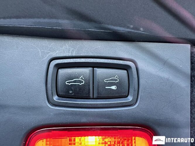 Porsche Cayenne S Hybrid 49 interauto-car