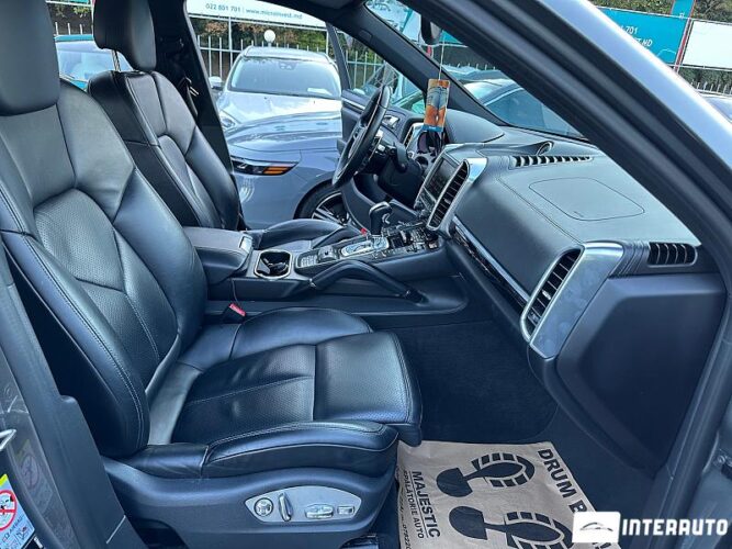 Porsche Cayenne S Hybrid 37 interauto-car