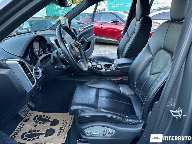 Porsche Cayenne S Hybrid 36 interauto-car