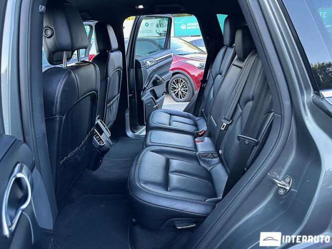Porsche Cayenne S Hybrid 38 interauto-car