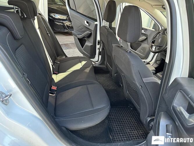Ford Focus 44 interauto-car