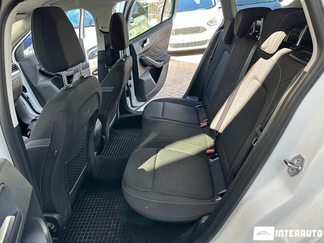 Ford Focus 43 interauto-car