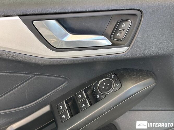 Ford Focus 42 interauto-car