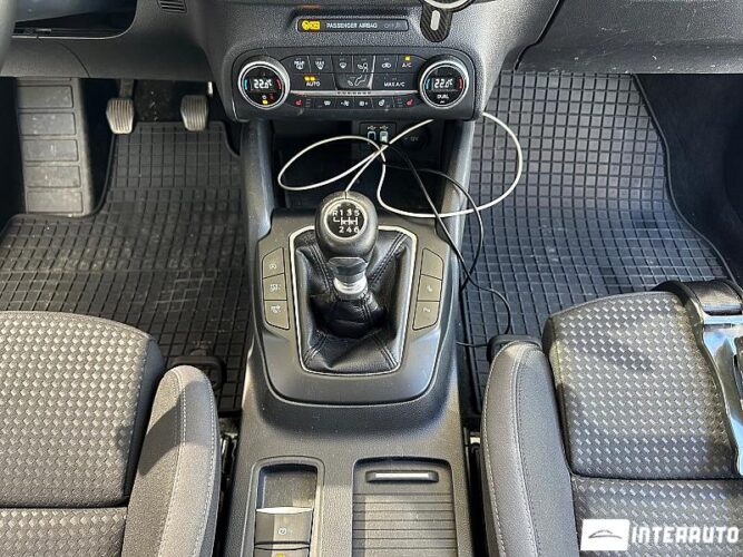 Ford Focus 39 interauto-car