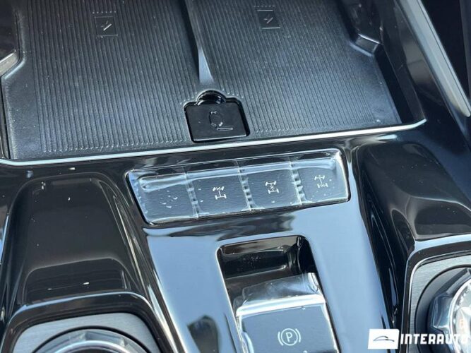 Maxus D90 Max 50 interauto-car