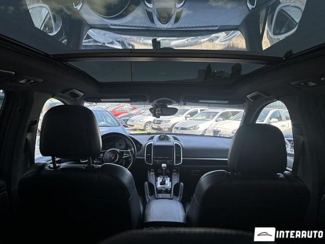 Porsche Cayenne S Hybrid 49 interauto-car