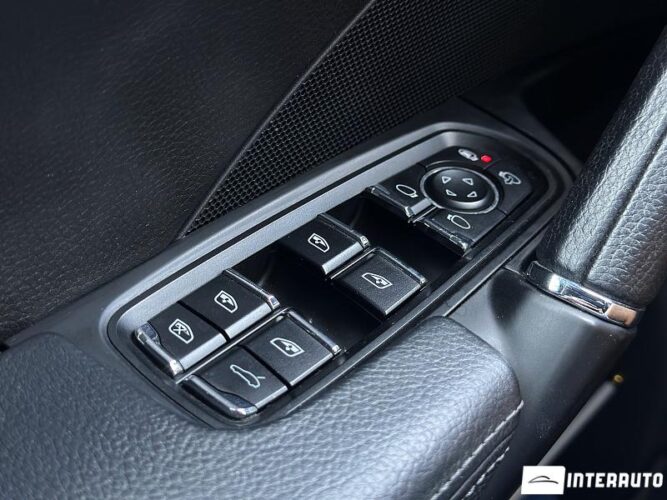 Porsche Cayenne S Hybrid 40 interauto-car