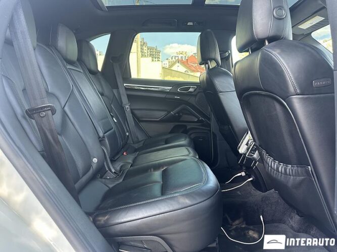 Porsche Cayenne S Hybrid 51 interauto-car