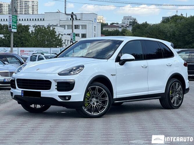 Porsche Cayenne S Hybrid 33 interauto-car