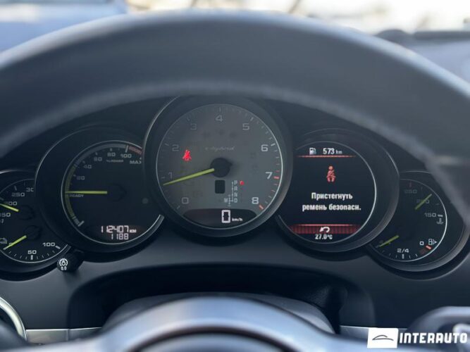 Porsche Cayenne S Hybrid 44 interauto-car