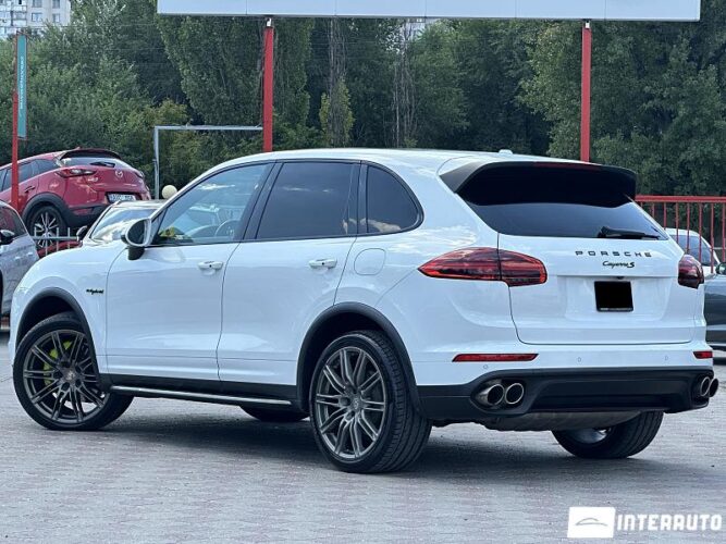 Porsche Cayenne S Hybrid 35 interauto-car