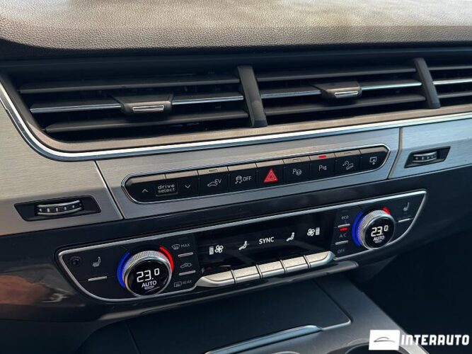 Audi Q7 E-Tron 44 interauto-car