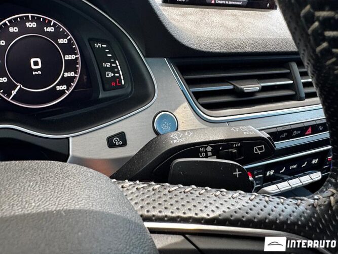Audi Q7 E-Tron 43 interauto-car