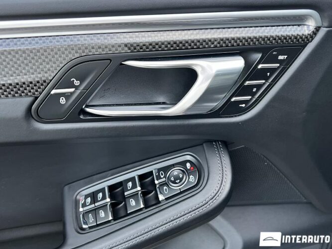Porsche Macan S 56 interauto-car