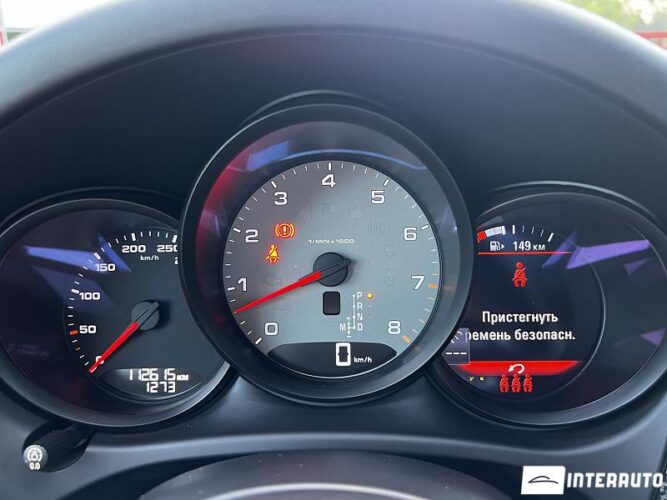 Porsche Macan S 47 interauto-car