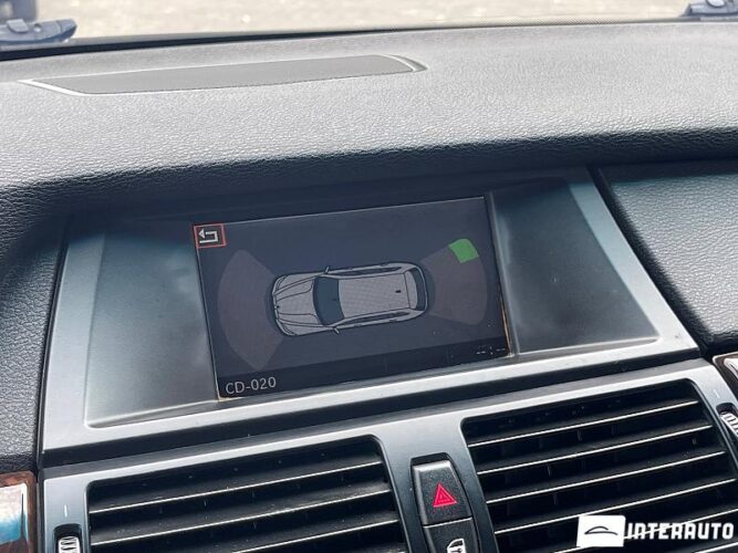 BMW X5 4.8i 45 interauto-car