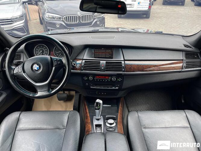 BMW X5 4.8i 40 interauto-car