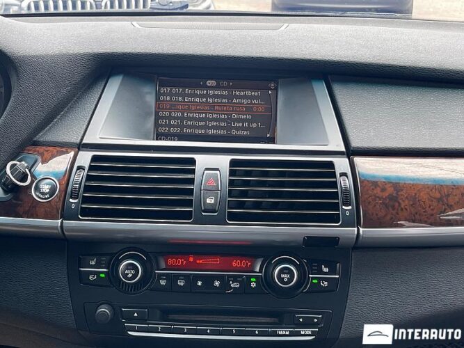 BMW X5 4.8i 44 interauto-car