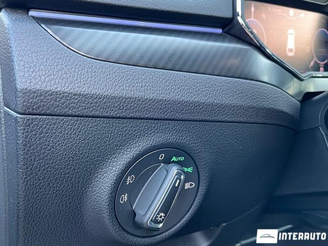 Skoda Superb 40 interauto-car