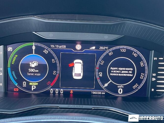 Skoda Superb 43 interauto-car