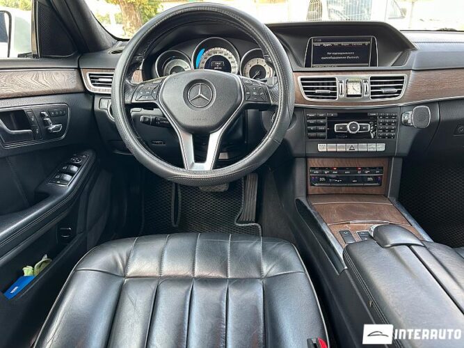 Mercedes E 300h 39 interauto-car