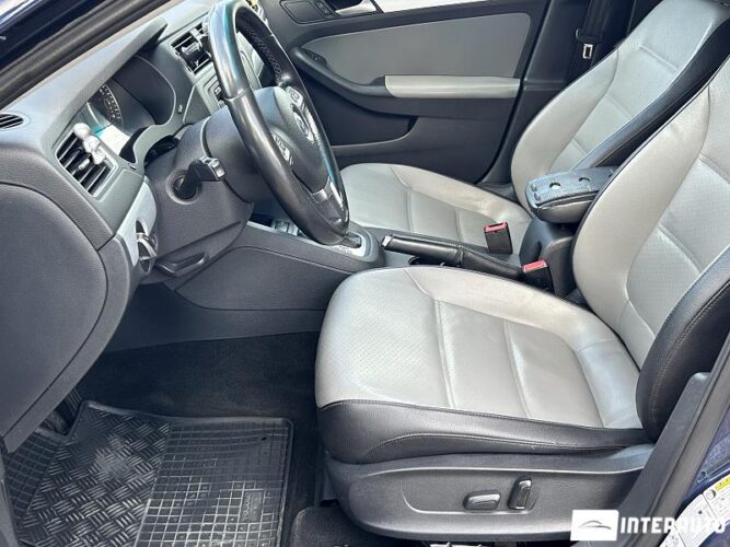 Volkswagen Jetta 37 interauto-car