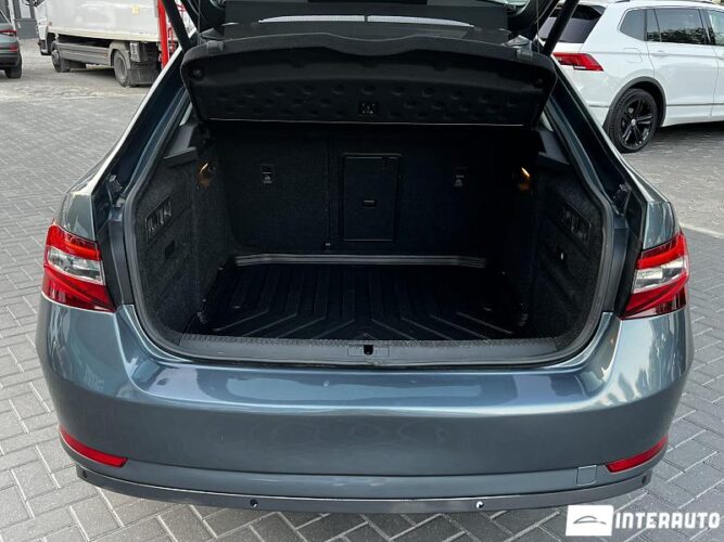 Skoda Superb 49 interauto-car