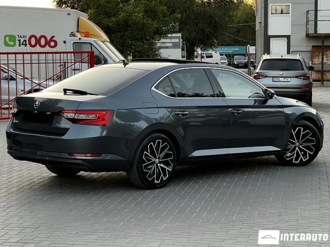Skoda Superb 35 interauto-car