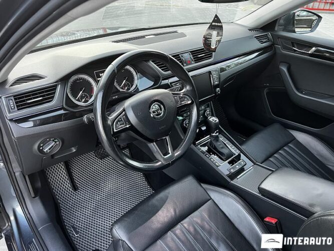 Skoda Superb 36 interauto-car