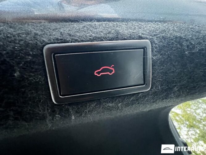 Skoda Superb 48 interauto-car