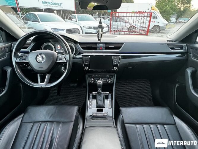 Skoda Superb 41 interauto-car