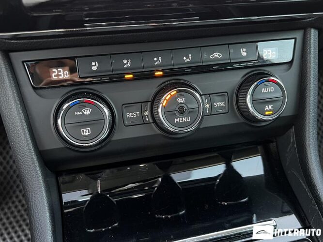 Skoda Superb 44 interauto-car