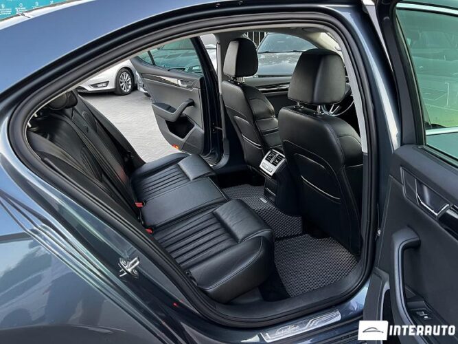 Skoda Superb 40 interauto-car