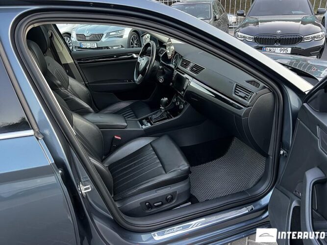 Skoda Superb 38 interauto-car