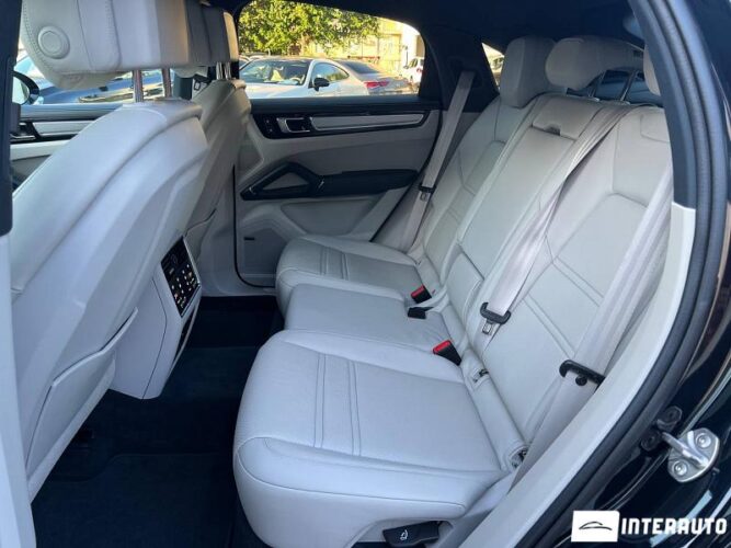 Porsche Cayenne Coupe 57 interauto-car