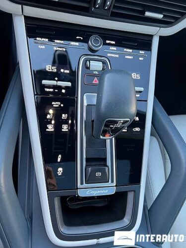 Porsche Cayenne Coupe 52 interauto-car