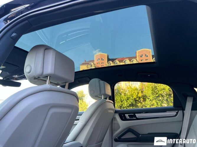 Porsche Cayenne Coupe 58 interauto-car