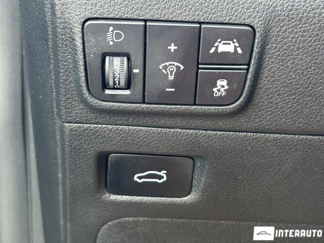 Kia K5 43 interauto-car